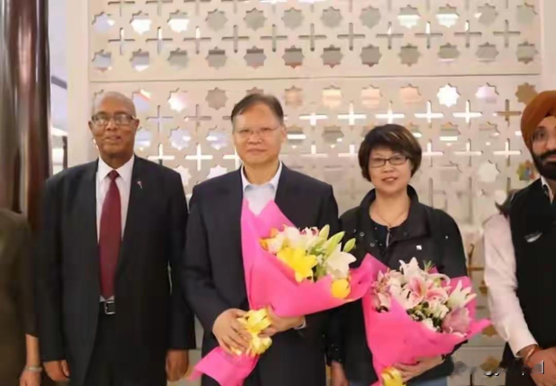 驻外人员排查升级这事，很多人当成新闻看，觉得是出了什么大篓子才搞起来的。

压根