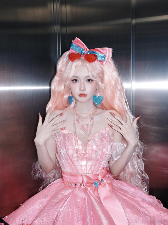 王玉雯樱桃泡泡美成建模娃娃谁被王玉雯樱桃泡泡甜晕了刺激之夜邂逅甜美樱桃泡泡，王玉