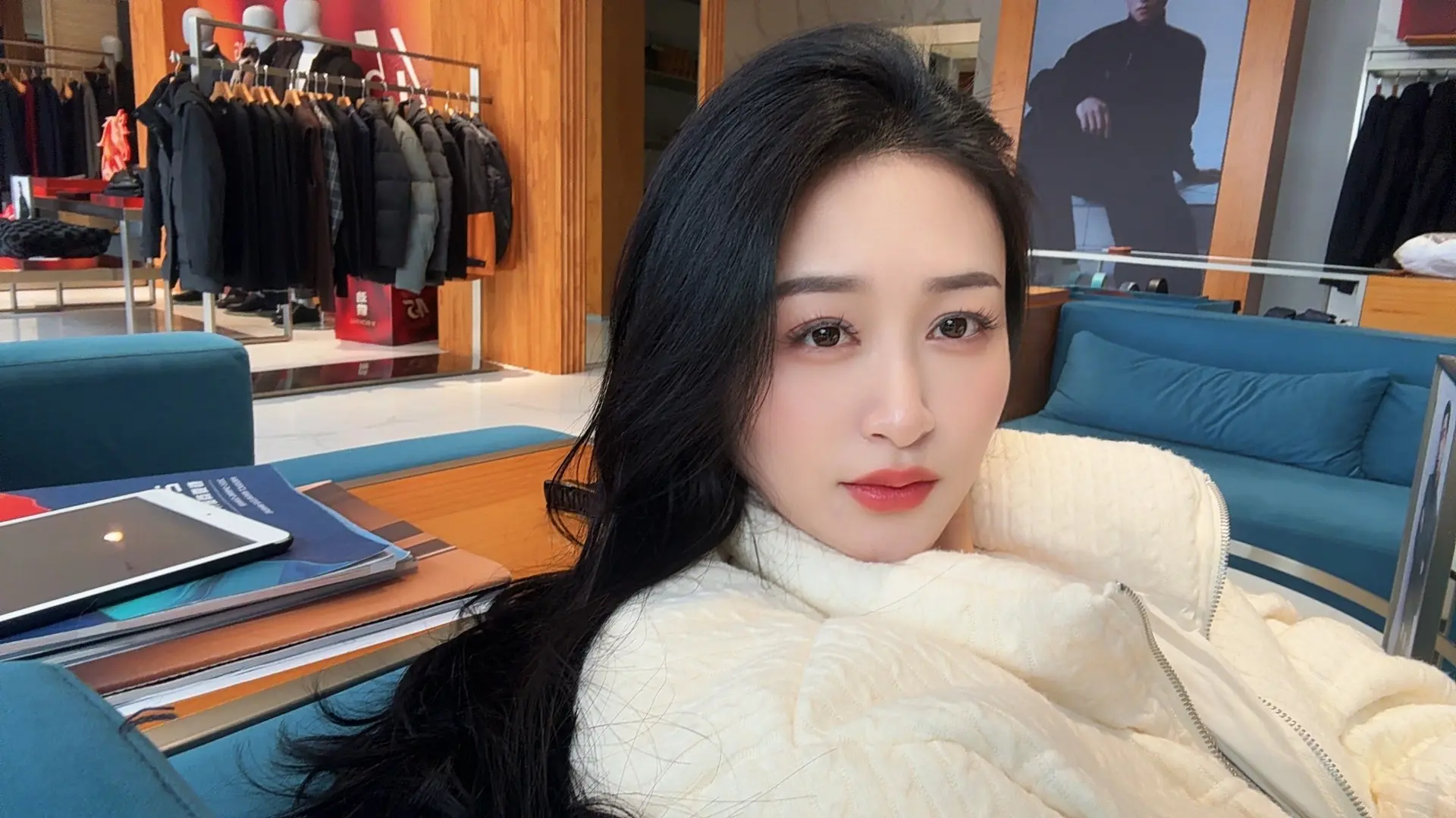 最后让你安宁的不过是一个阳光充足的角落和一颗不再四处张望的心