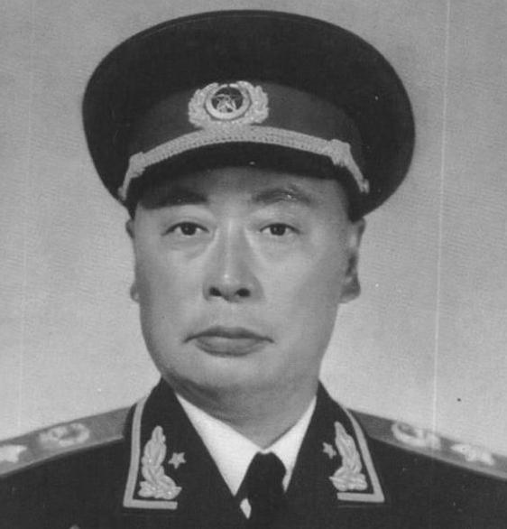 1947年，74师2万俘虏堆满山沟，陈毅却说：一个都不能放。没人想到，这群最顽固
