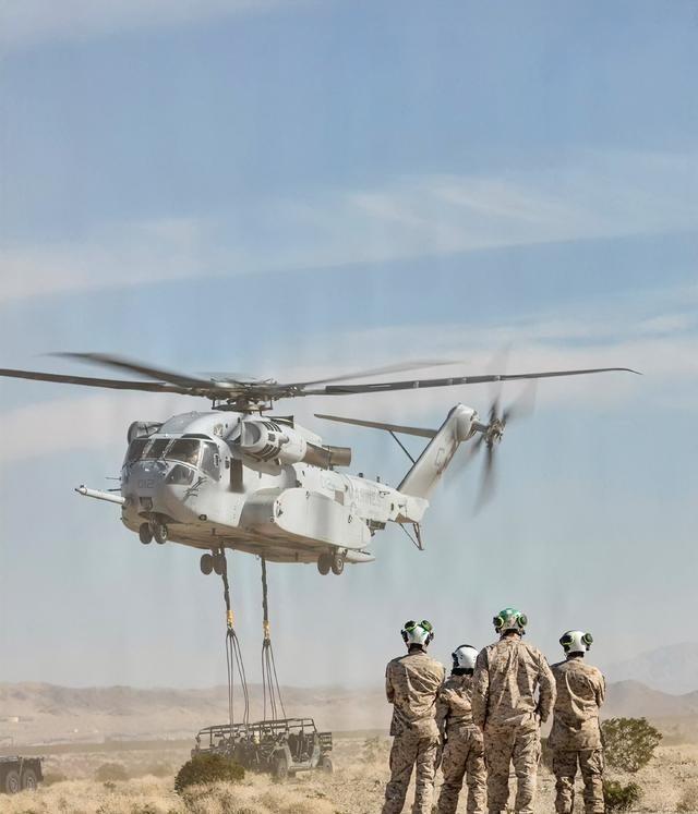 突发消息，美军已经开始从中东多个基地撤离，而且据说哈梅内伊及其儿子成了美国的清除