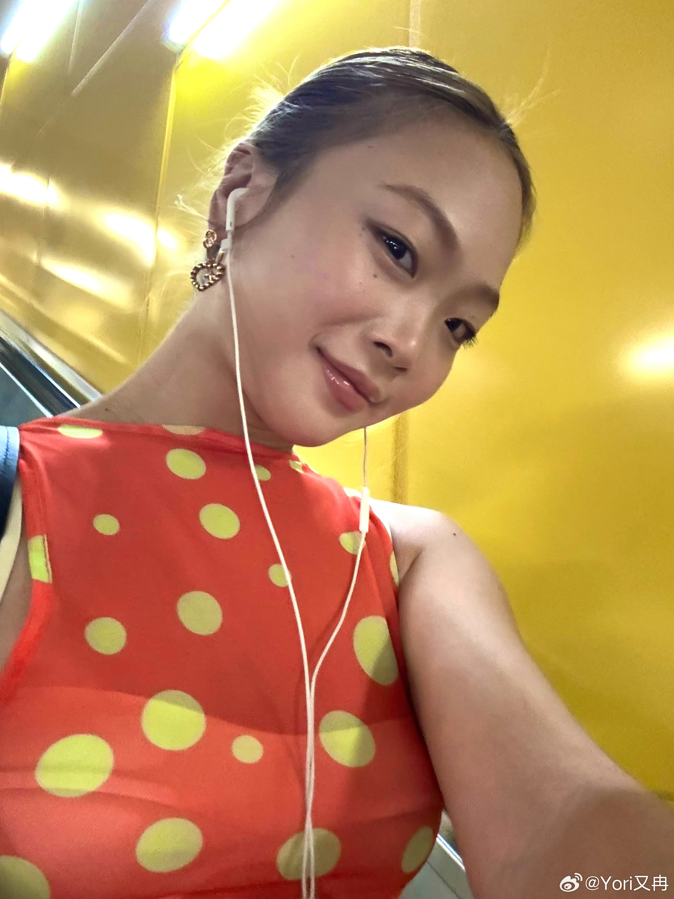 最近也没有胡思乱想，只想生活得更多..更多..多.. ​​​