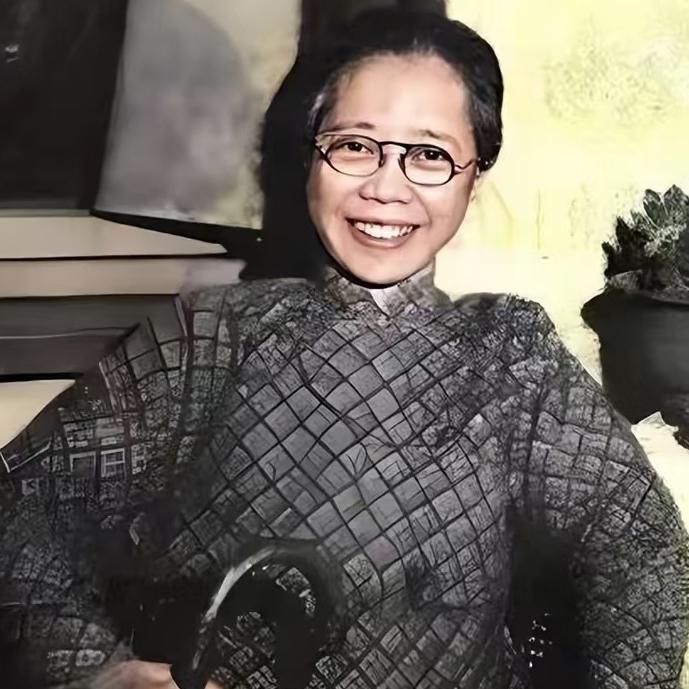胡适表妹曹诚英，一张罕见的留影，这张照片拍摄于上世纪60年代初，地点在沈阳农学院