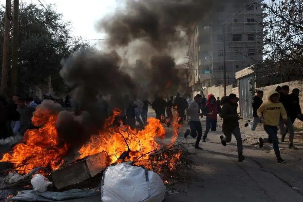 明知可能会被灭国，还要攻击以色列，巴勒斯坦真正目标曝光！

中东地区再度陷入紧张