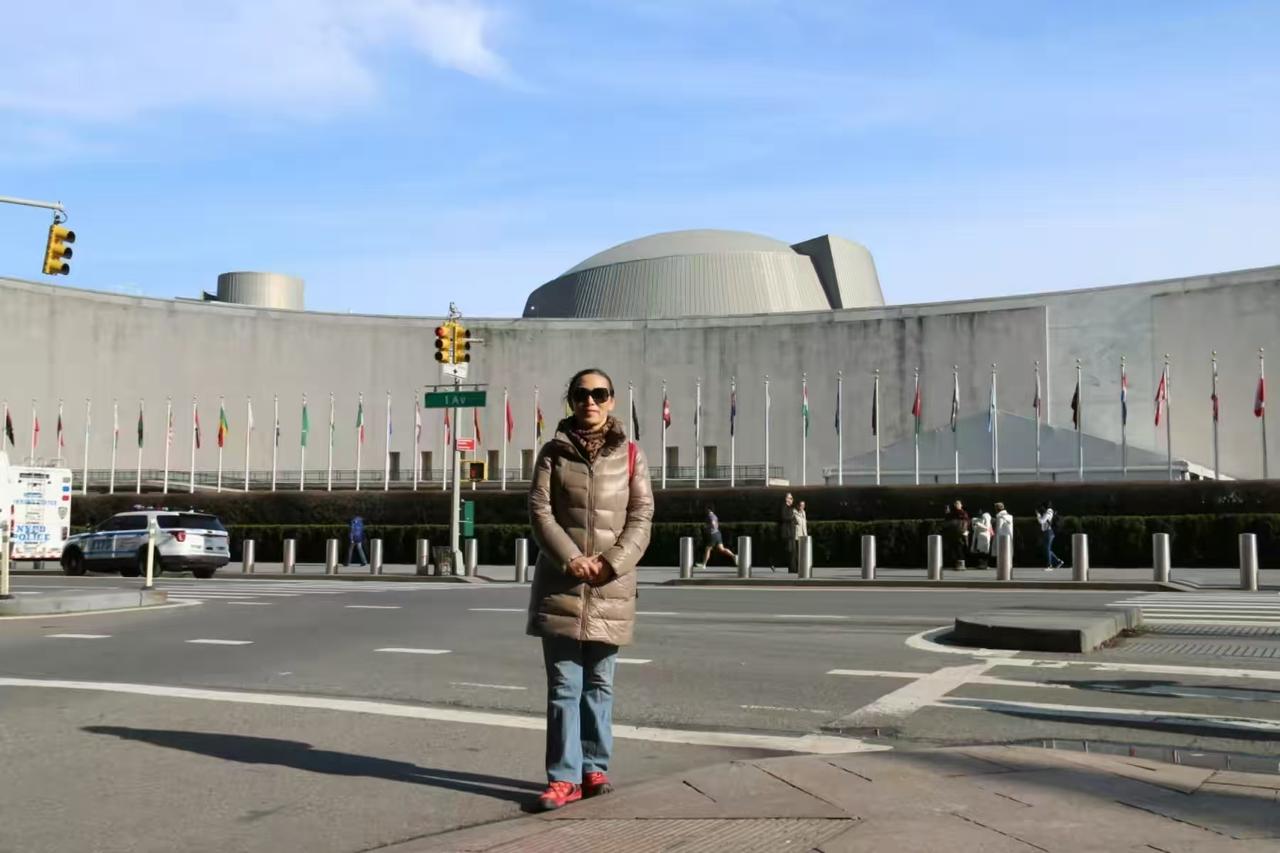 还是要多多拍照，多发朋友圈，因为你的每一天都很独特，值得珍藏。

今日闲暇，又翻