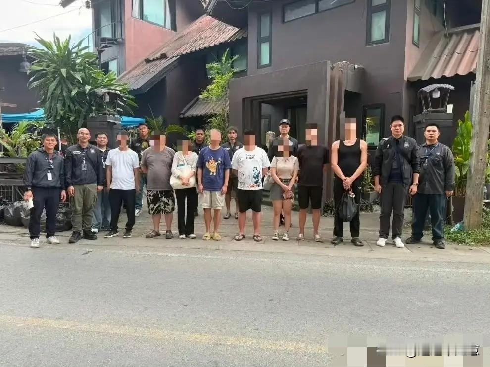 实话，看到这种新闻，我只能说一句，他们真的是故意为之，咎由自取！8个拍短剧的人以