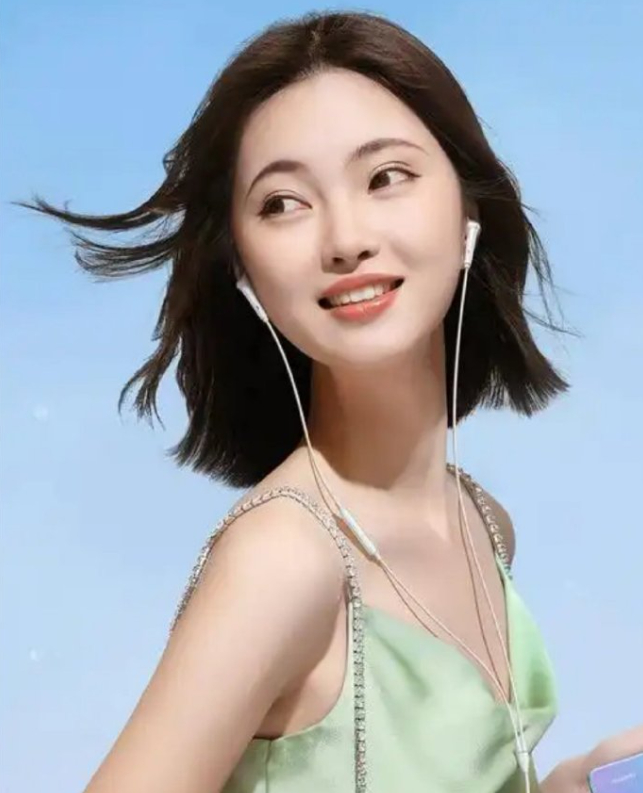 到底是谁取消有线耳机的从无线到有线从有线到无线耳机形态的流行周期比想象中要短得多