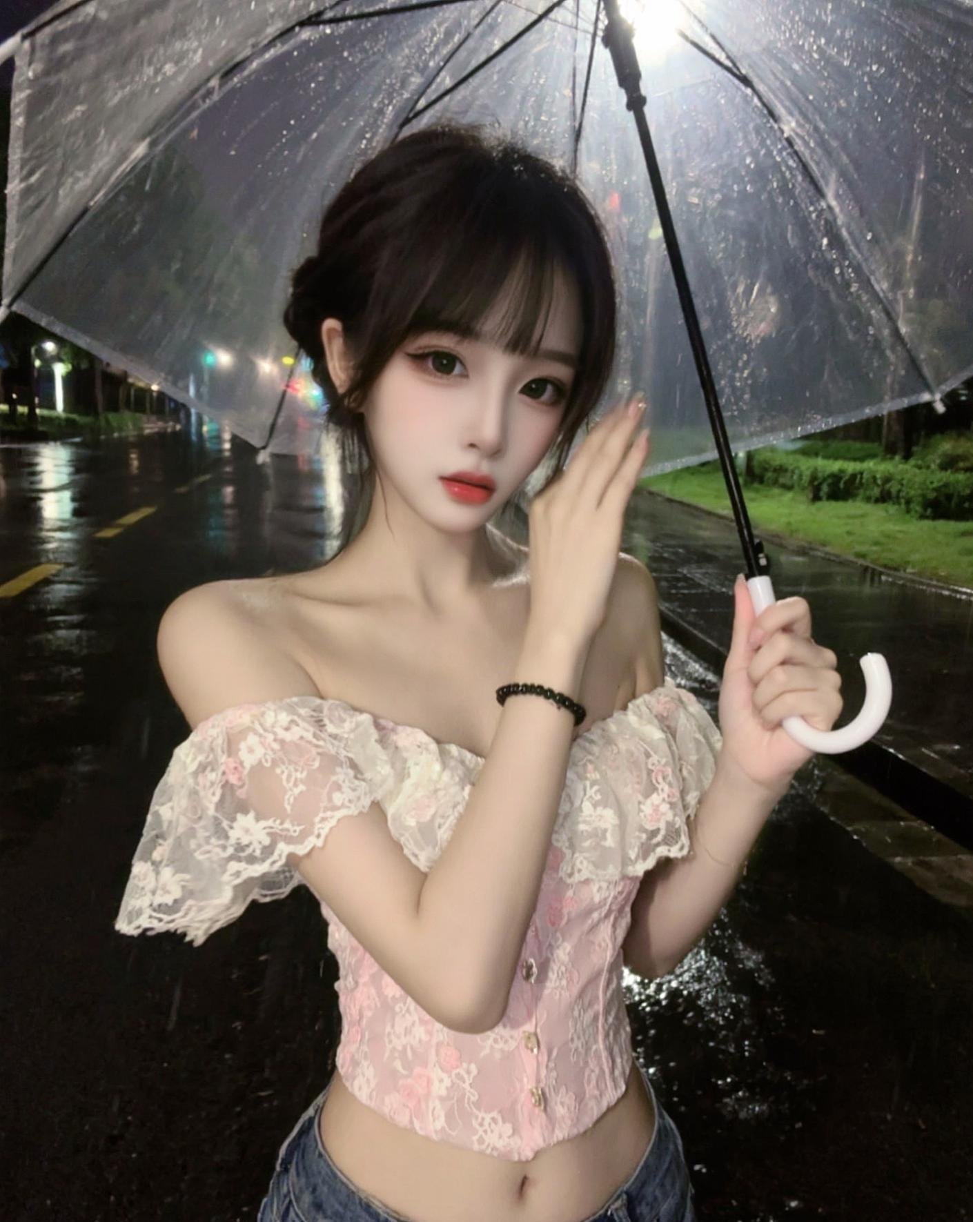 雨天文案 下雨天文案高级感 雨天氛围感 可以分享你的恋爱雨天吗 雨天碎花裙