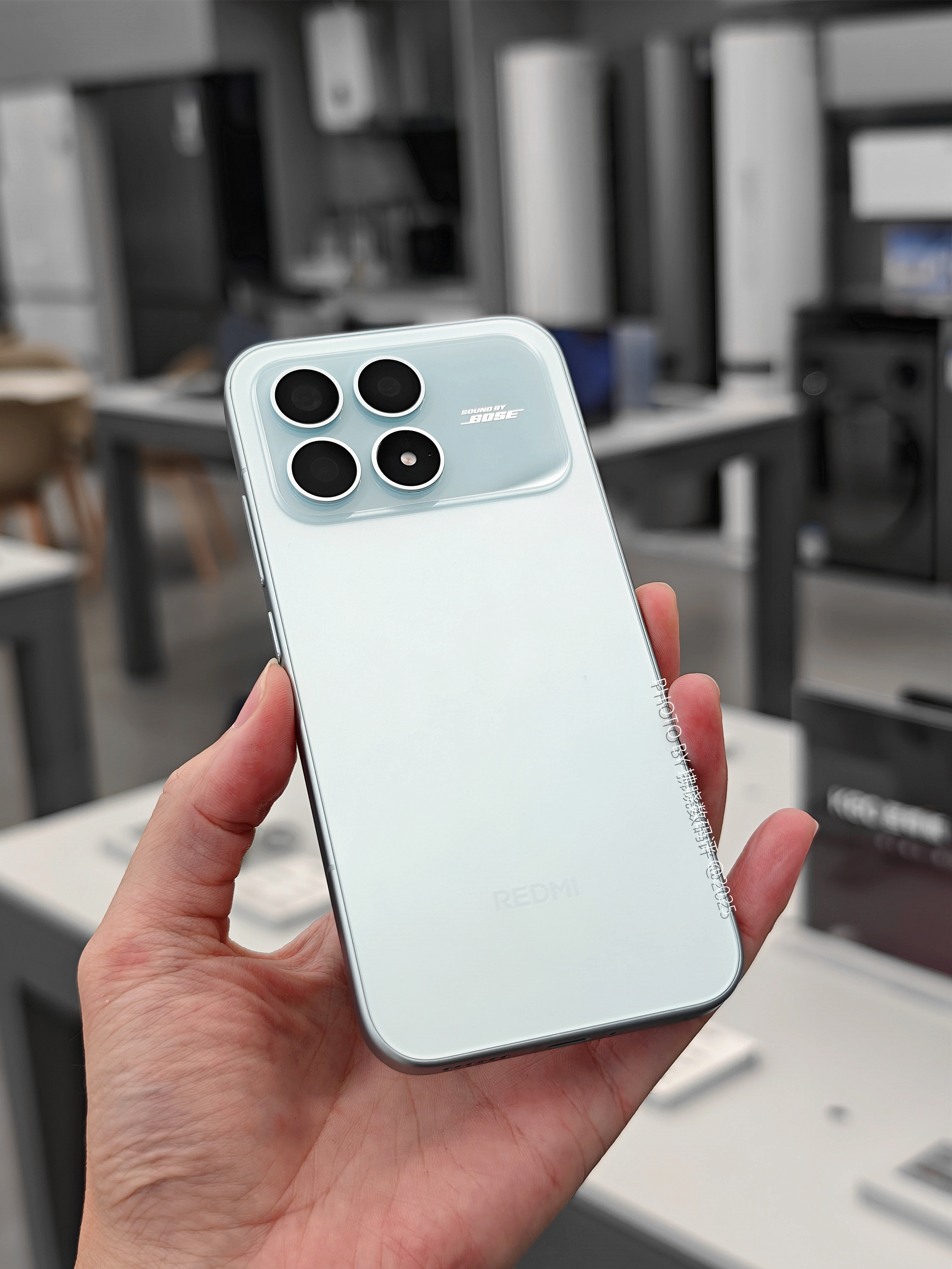 ？以产品特性或体验主打方向，对不同机型进行命名归类已是主流手机厂商的常规操作之一