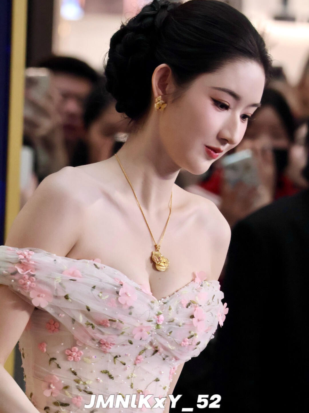 王玉雯今日生图：苏州莱绅通灵直拍📷 