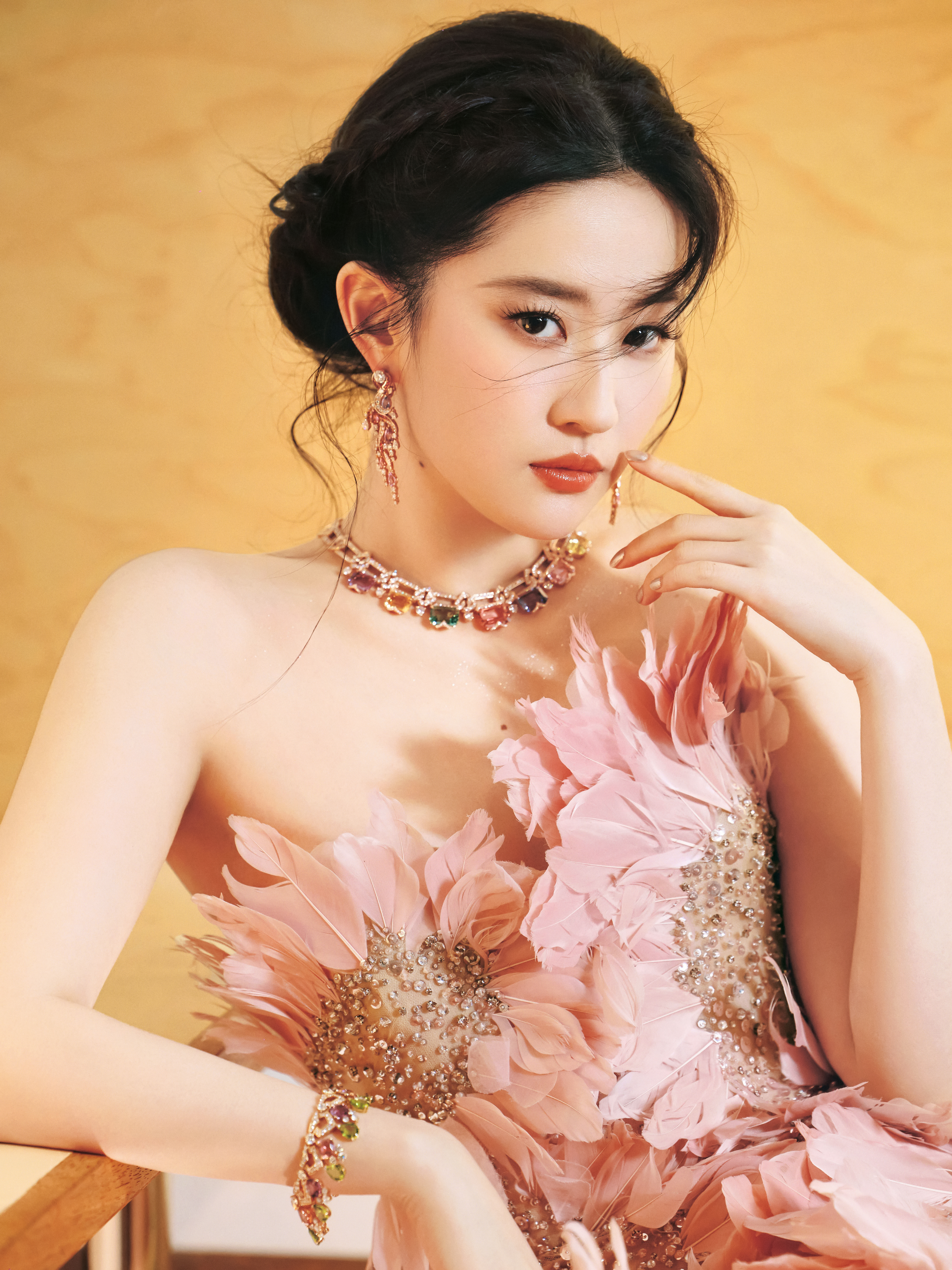 刘亦菲┆红杏枝头春意闹🌷 ​​​