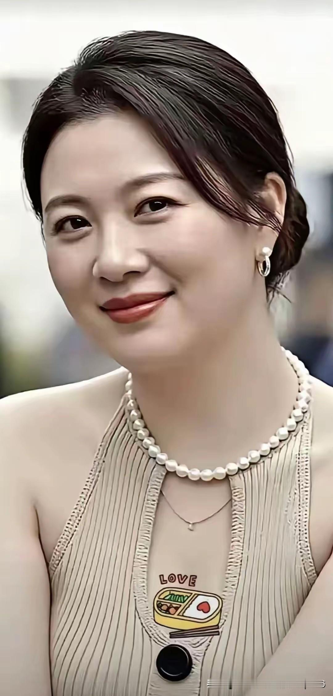 人这一辈子，别把坏情绪留给最亲近的人，他们才是你最该温柔对待的存在
 
在外奔波