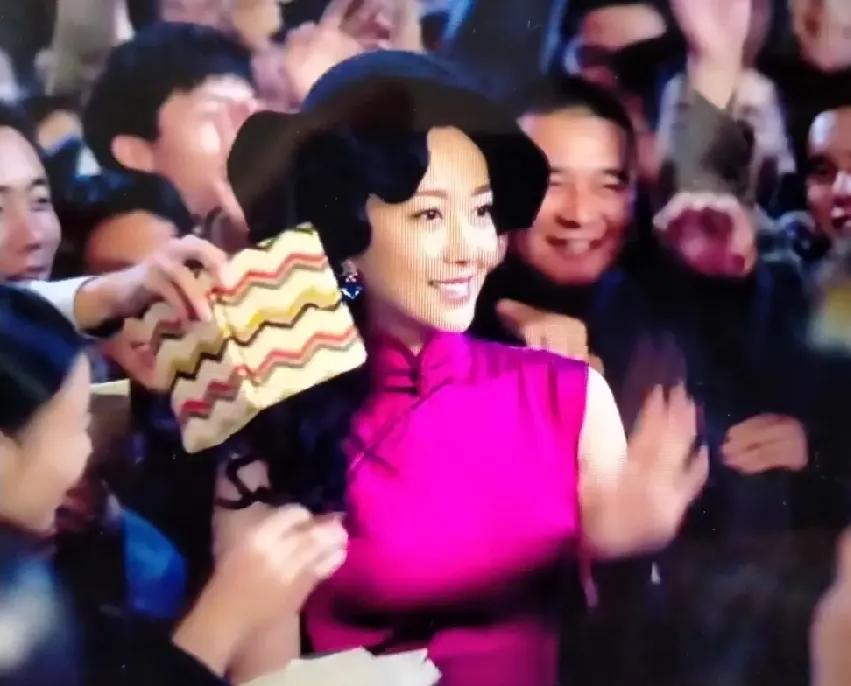 哎呦喂，我怎么发现
花开如梦里的瑶，和韩雪很神似哦
你们觉得呢？她俩像不像
说实