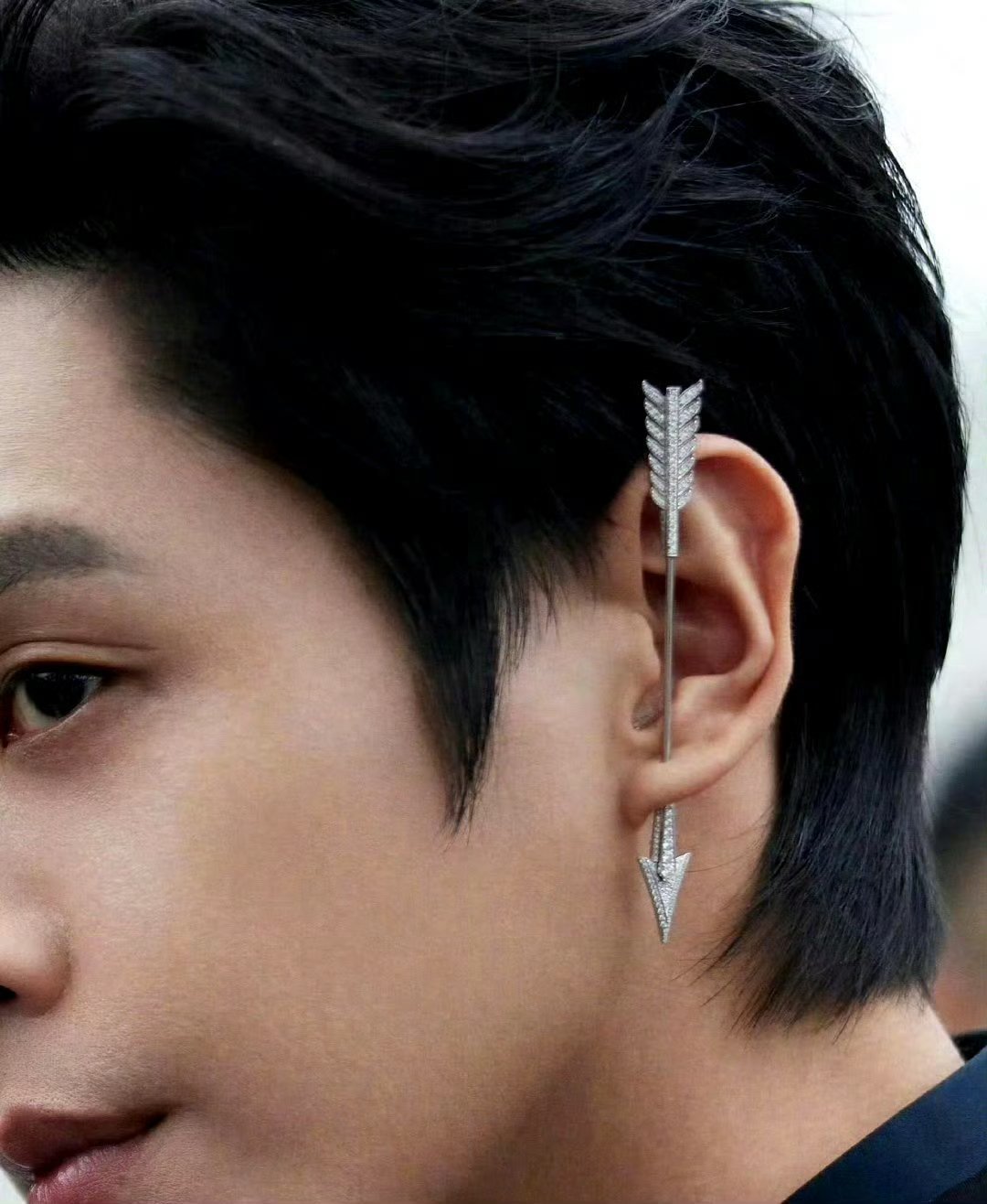 不用好看，只要贵就行了，果然贫穷限制了想象[允悲] ​​​