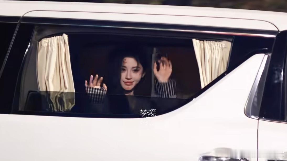 鞠婧祎下班路透 就这样火出圈此女甚美期待我们来战阿黛