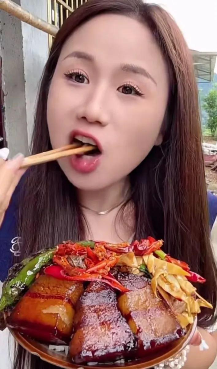 美食佳肴美色香，美人笑语乐无穷。#吃出个美人# #吃出美丽🤩# #美食的无限魅