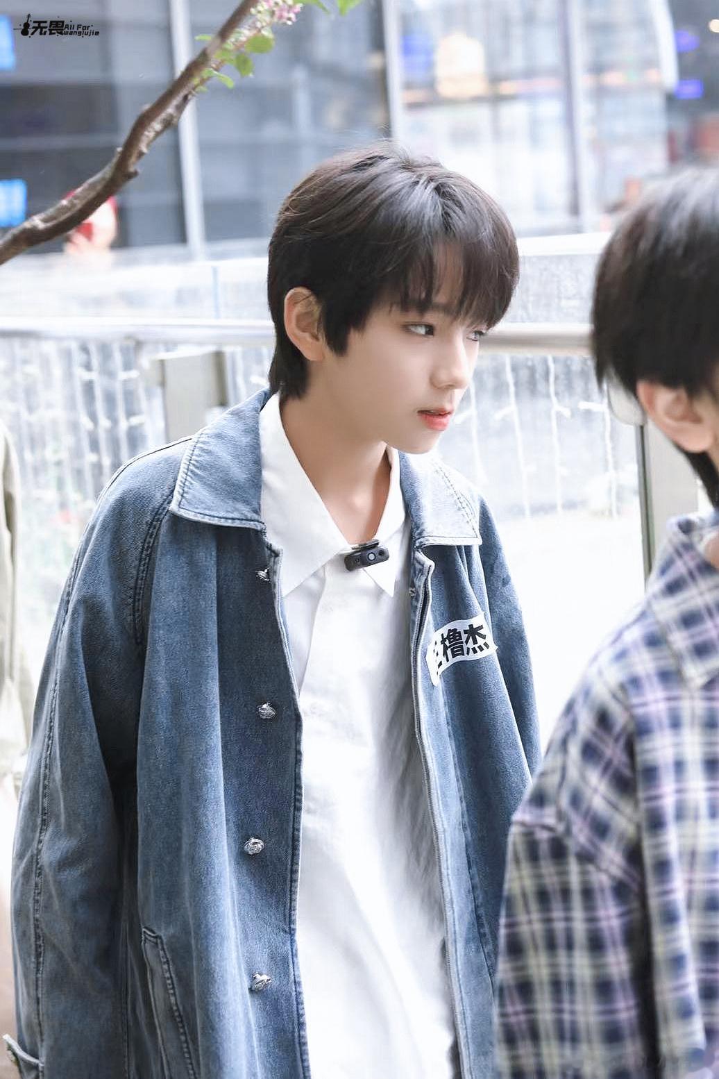 #王橹杰[超话]#[打call]#王橹杰 四代惊鸿主唱# [打call]#王橹杰