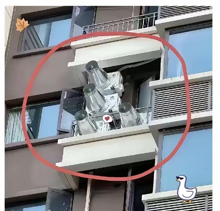 天气太热了，这是新型降温设备吧……