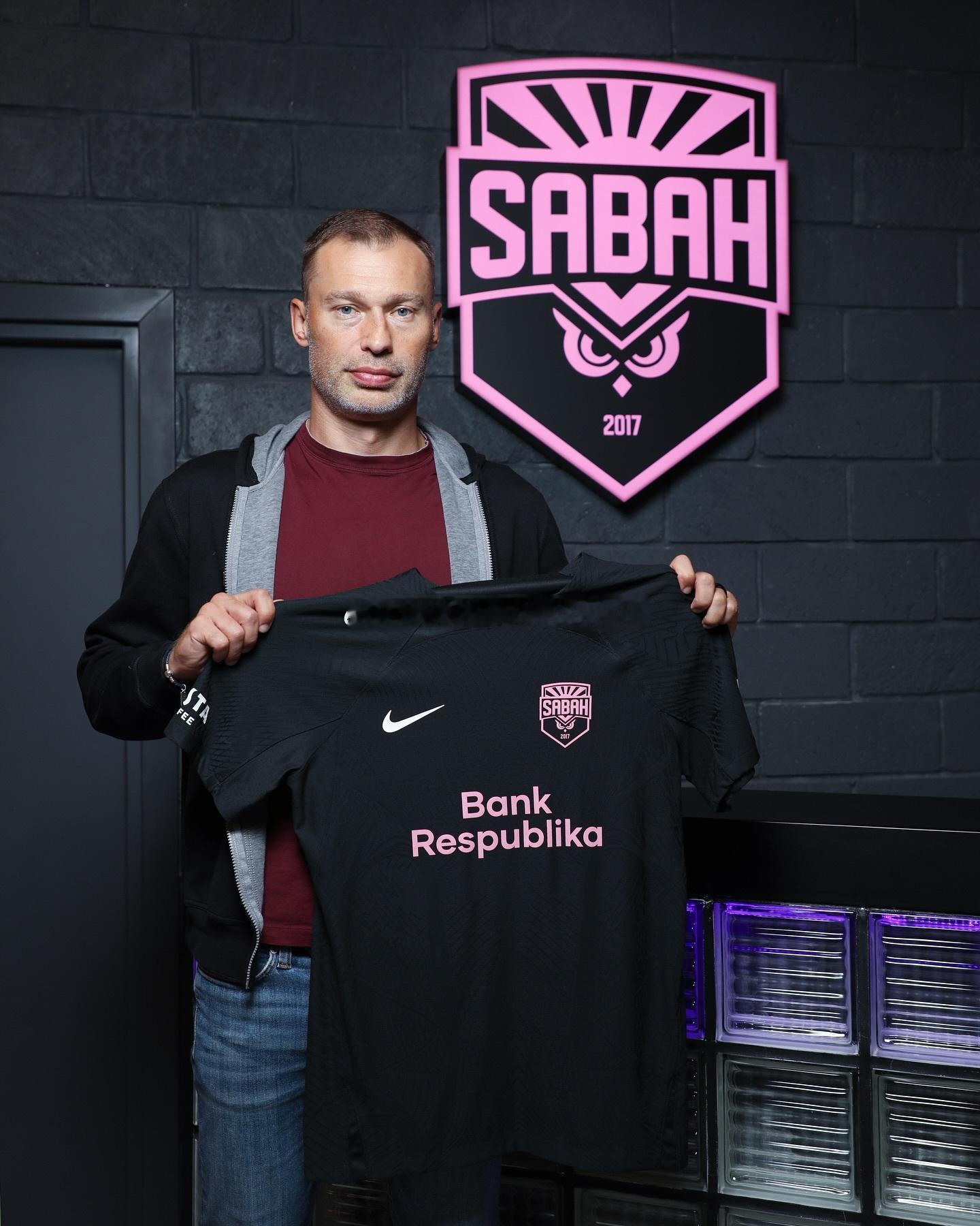 阿塞拜疆超级联赛俱乐部沙巴巴库（Sabah FC）官方宣布任命上海申花助理教练别