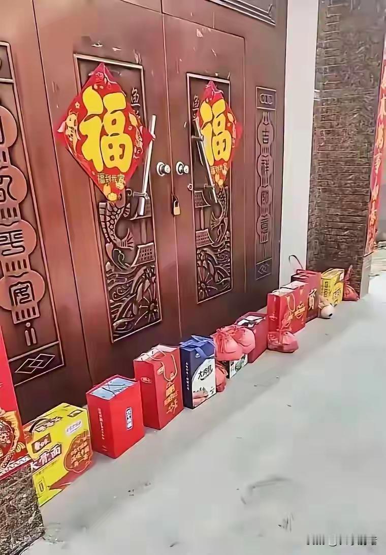 春节走亲戚的方式应该改一改了！你到我家，拿几件礼品，我到你家，拿几件礼品，然后互