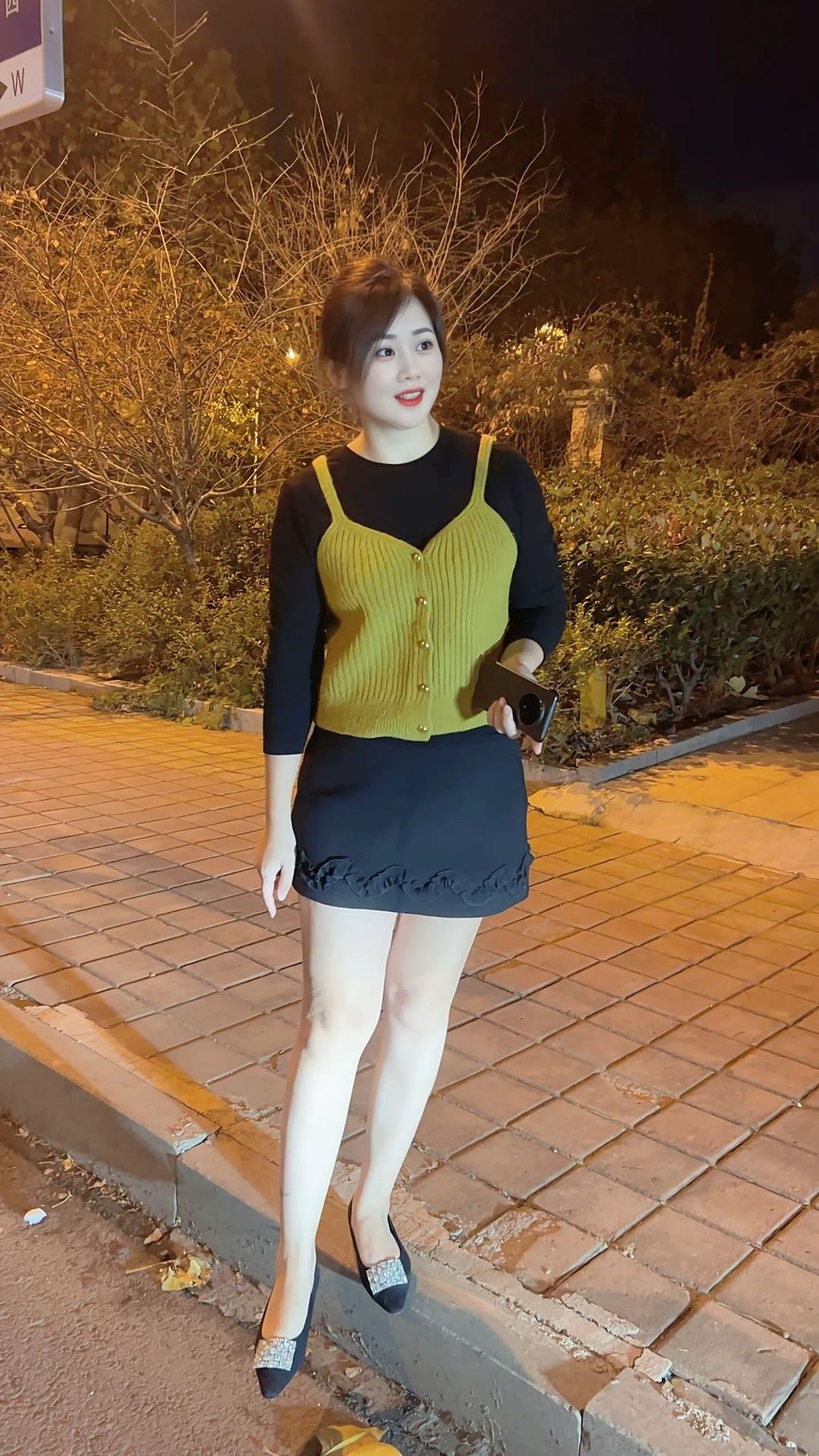 嘿，朋友！愿你忙里偷闲，可爱常伴，生活如诗如画，每一天都充满阳光和欢笑。🌞🌸