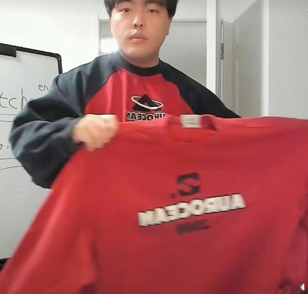 桃黑黑 抽象沉浸式感受桃黑黑的抽象世界，另类行事逻辑让人难以理解，自带魔性搞笑气