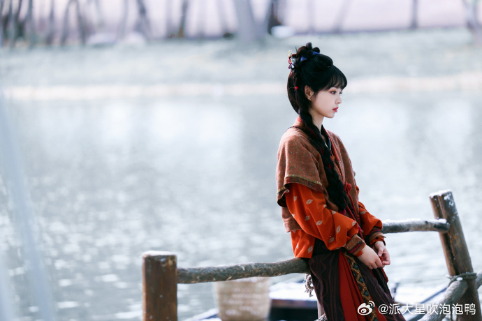 樊长玉拆cp届最严厉的母亲拆 CP 届最可爱的人出现了！樊长玉擦花灯，边擦边救姐