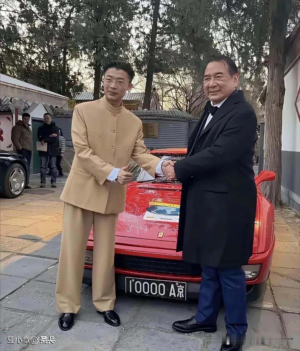 未进学堂成网红！
除了带货大赚特赚之外，就开始出现在各个高雅之堂进行讲学，这实在