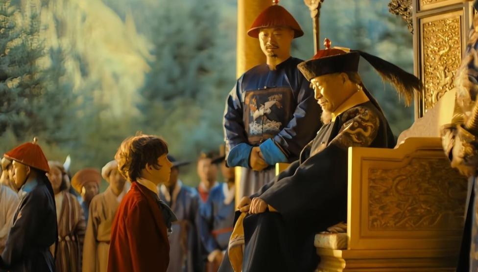 1793年的一个秋日，北京紫禁城外，秋意正浓，桂香微漾。

八十三岁的乾隆帝坐在