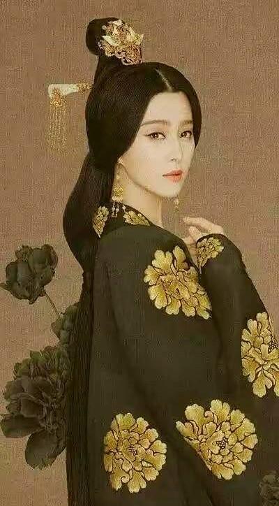 凌晨刷微博时我看见一个冷门词条蹿上热搜——“杨贵妃的初夜给了谁”, 热度源头是陈