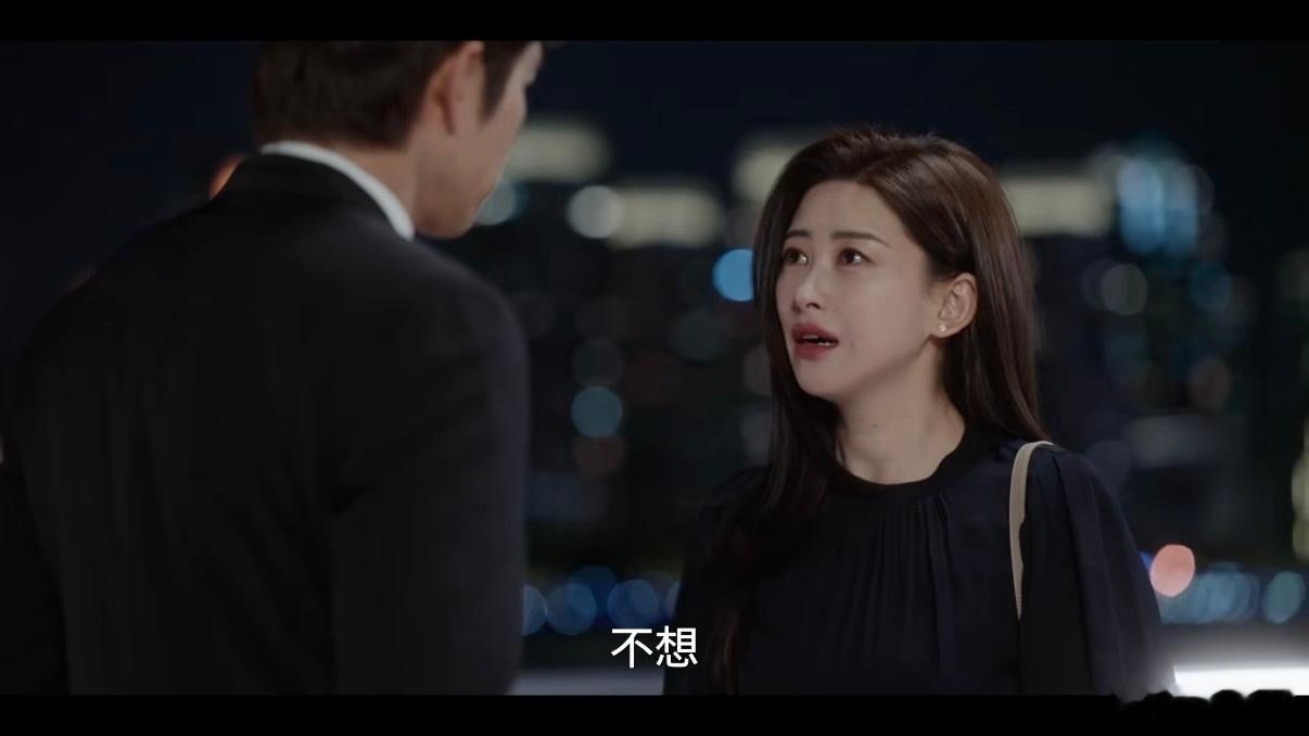 朱珠告白吻用跑的 朱珠用实际行动告诉我们：遇到喜欢的人就要像她这样跑着去吻！这甜