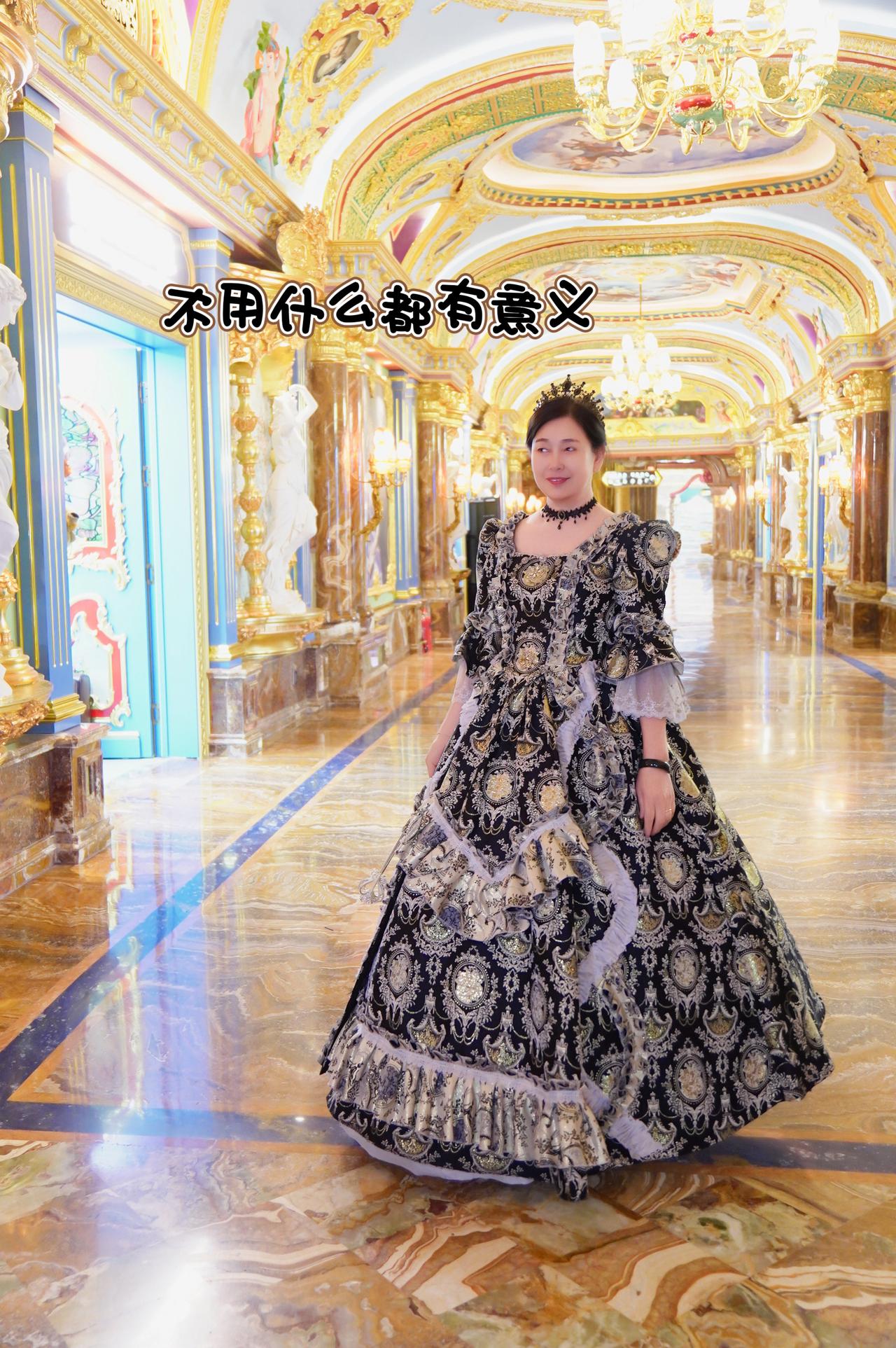 “请开心度过不会重来的今天”
不用什么都有意义，
生活里随处都可见的细碎美好