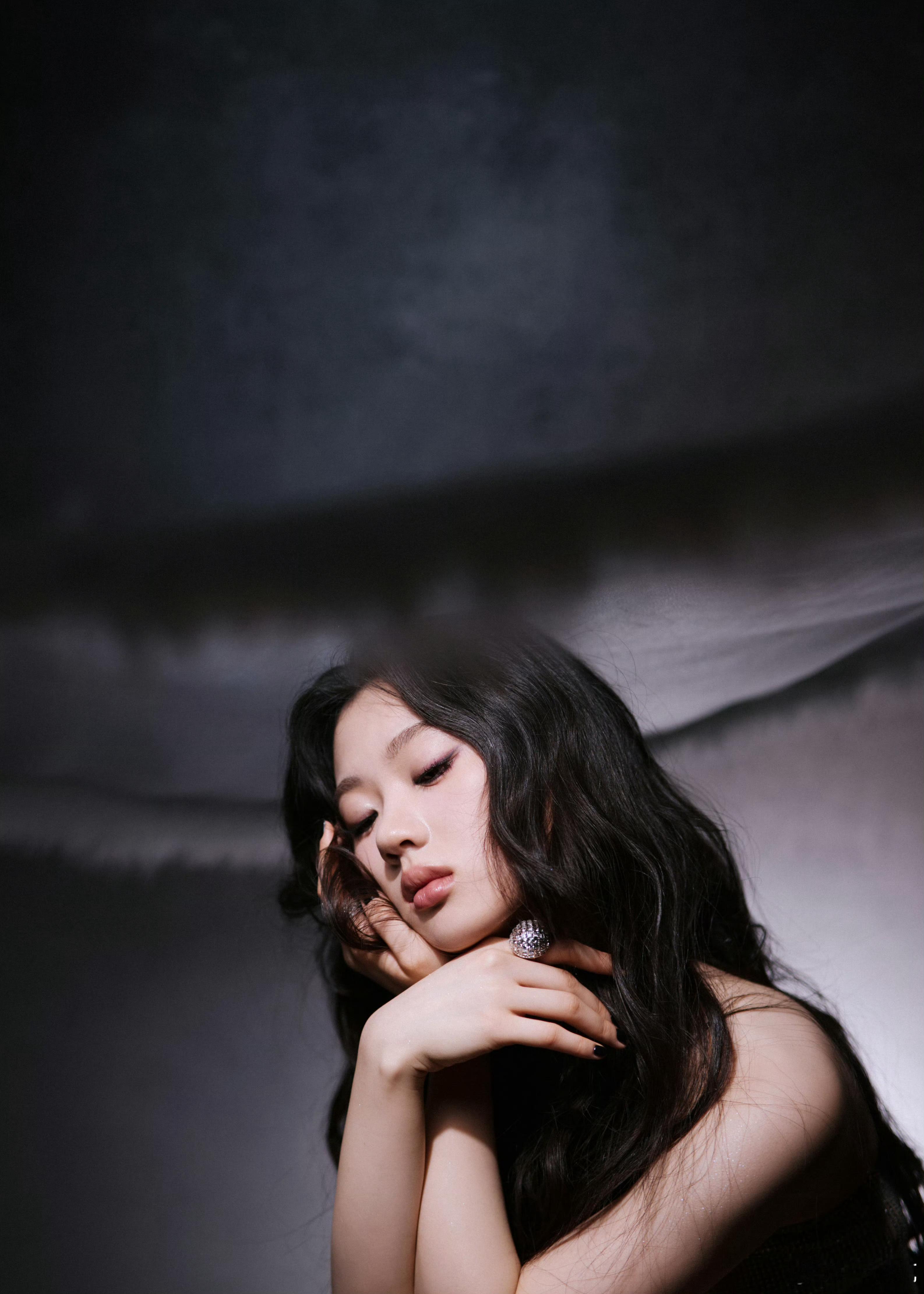 单依纯镂空银色玫瑰纯妹妹 太好了，是不一样的“纯妹妹”!看见音乐计划年度盛典 这