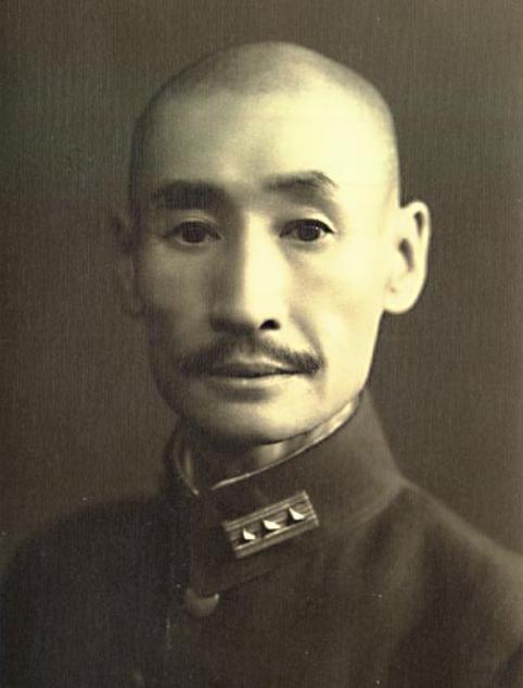 [太阳]1932年，马占山将军宣布向日本投降，顿时国内上下一片哗然，讨伐声不绝于