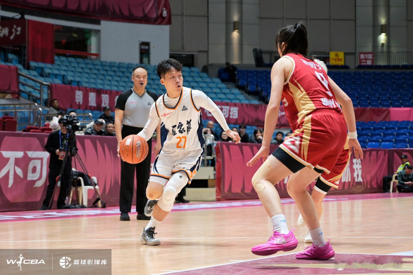 【李祉均加盟诺纳沃丁幽灵 与杨舒予同区征战NBL1】近日，李祉均在社媒上宣布与N