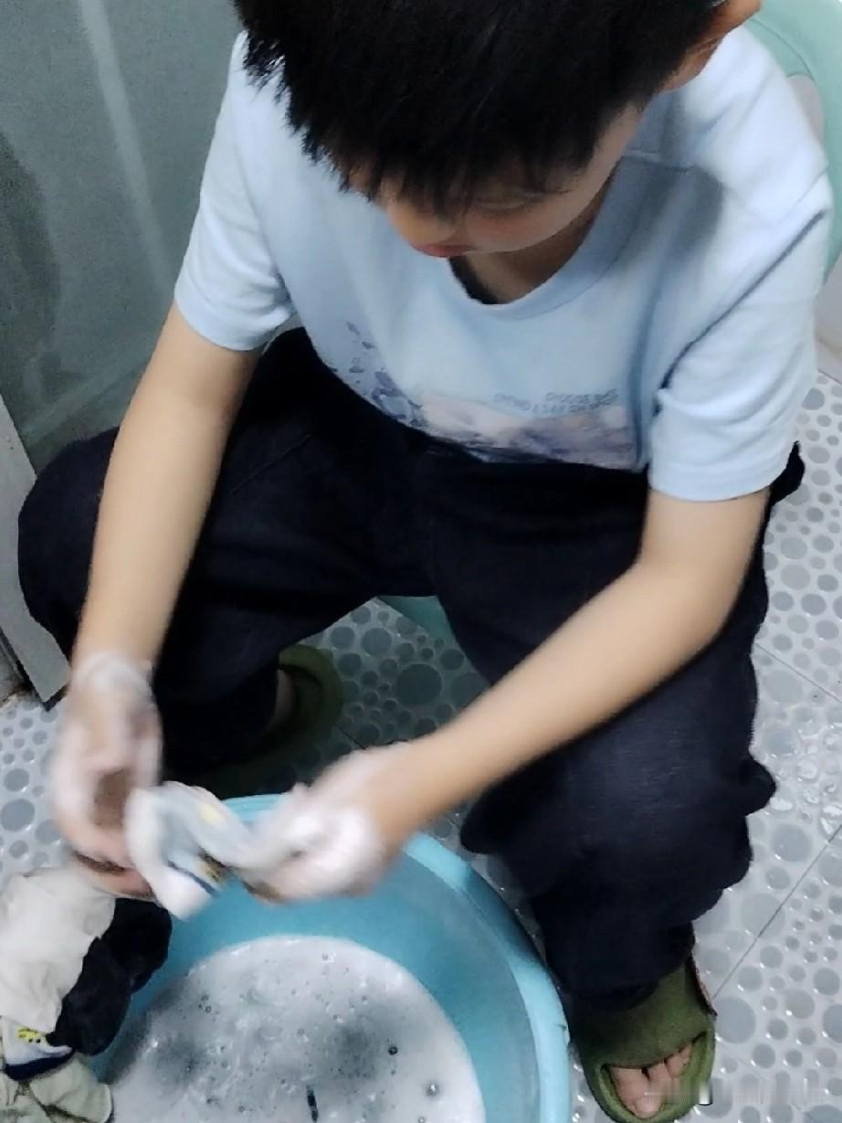 今天跨出阶级第一步
要想享福必须要学会偷懒放手

不管结果怎样
大不了后面再帮忙