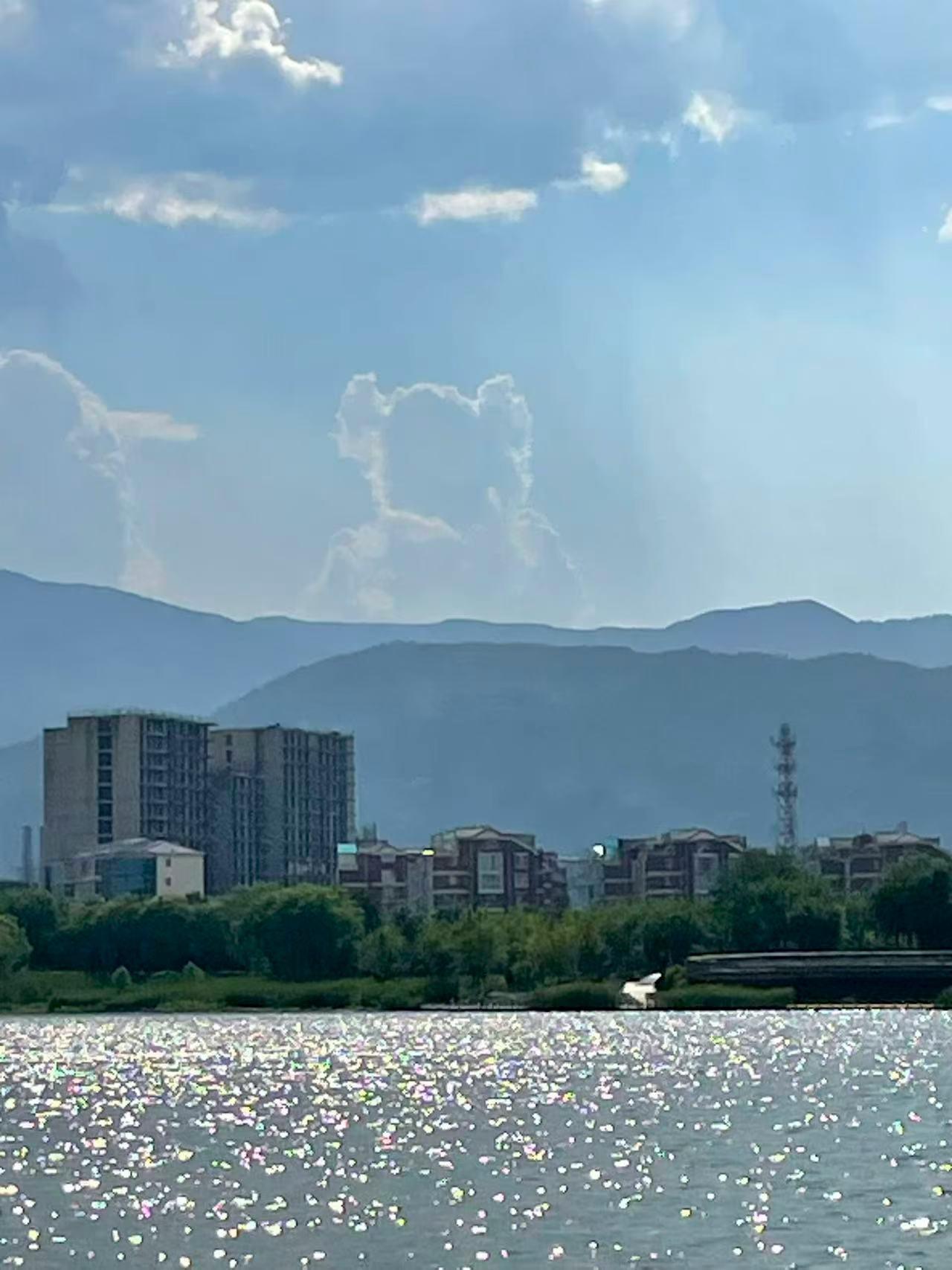 夏日生活打卡季今天我为我的孩子祈福！愿我的儿子：承乾坤之正气，立天地之威仪。遇事