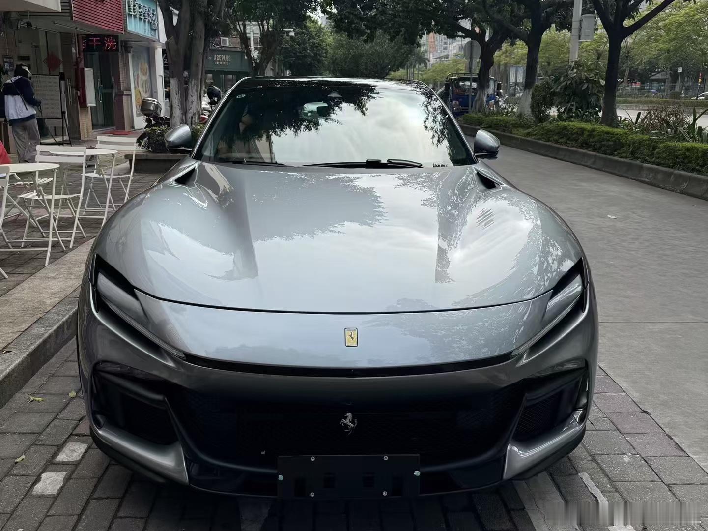 法拉利FVU，这内饰配色，万里挑一！ 