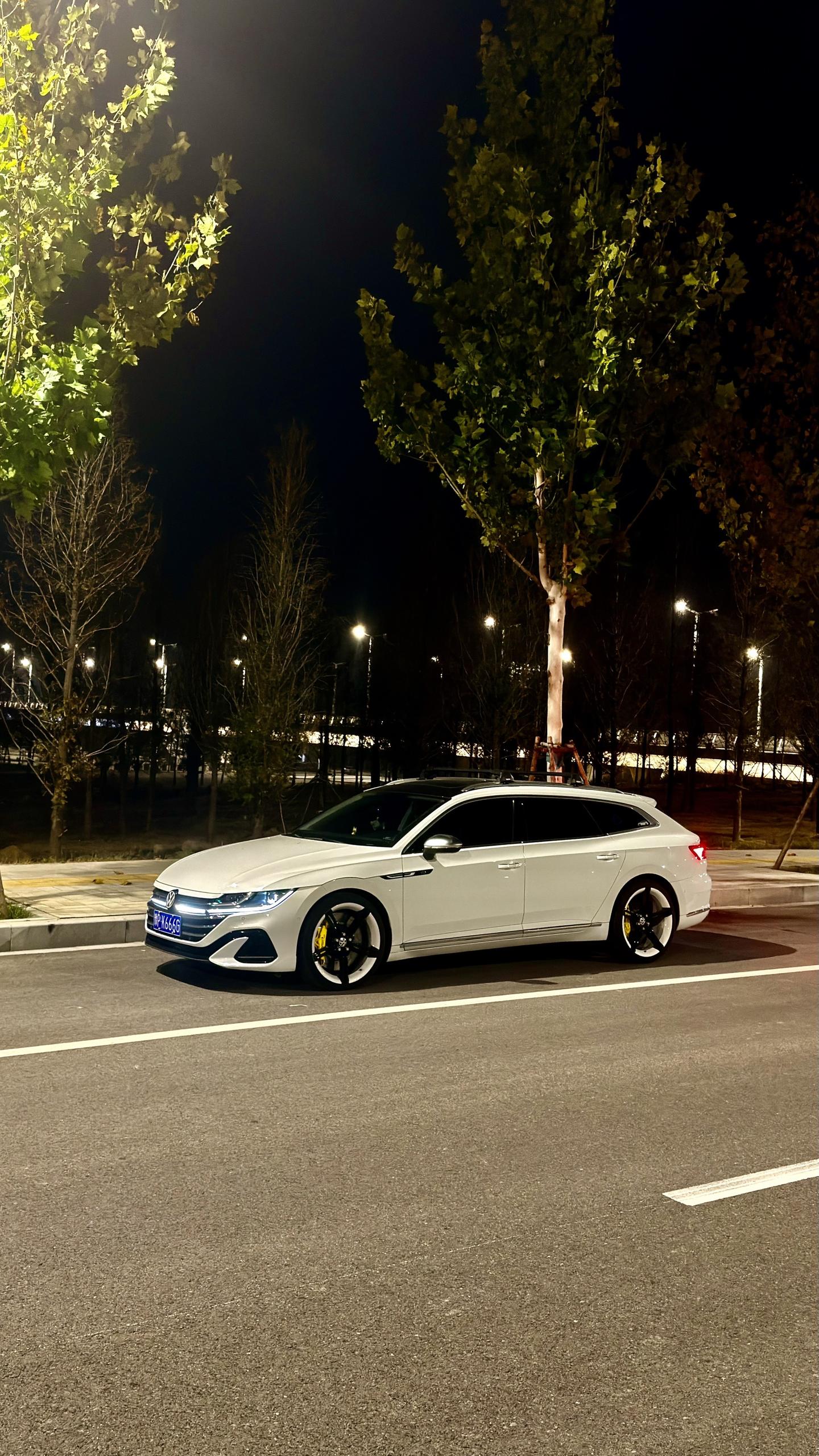 大众CC旅行版。听说26款CC又减配了 来说说你们都没了什么配置 。