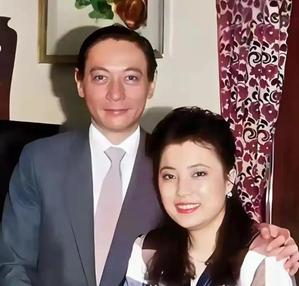 蒋家三代男丁接连离世，子孙四散，谁都没料到，最后撑住整个蒋家门面、守住家族体面的