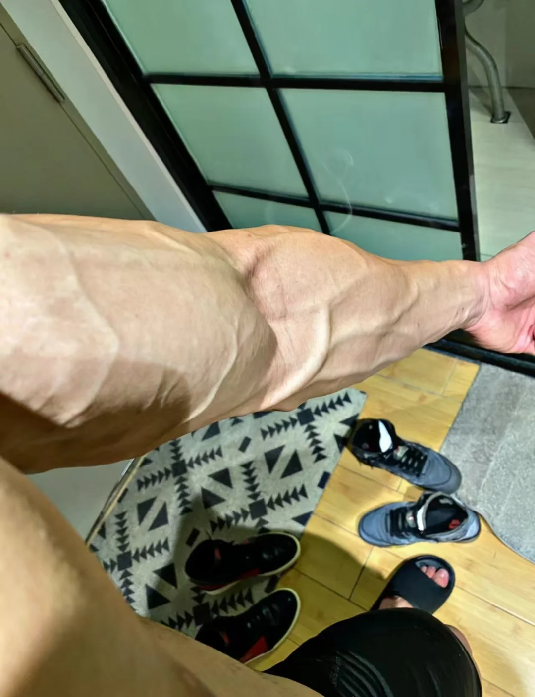 不敢扇你 怕你太爽