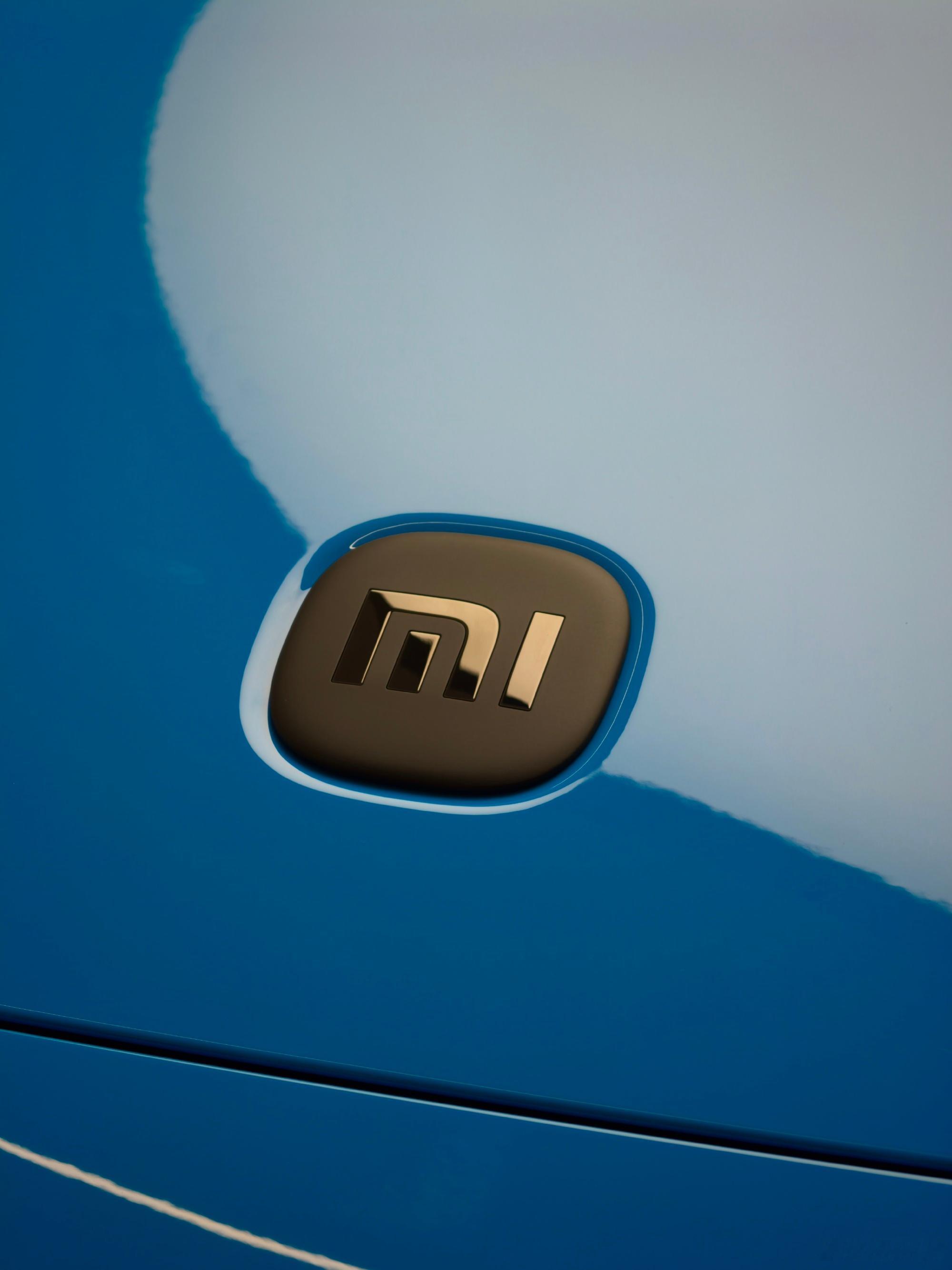 小米熏黑车标确实帅啊看着就唬人