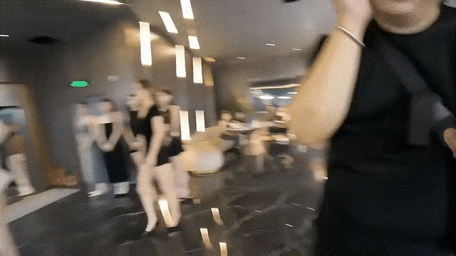 全是长腿大美女助教，站一排让你挑[灵光一闪]！现在的台球厅都比商务KTV还多美女