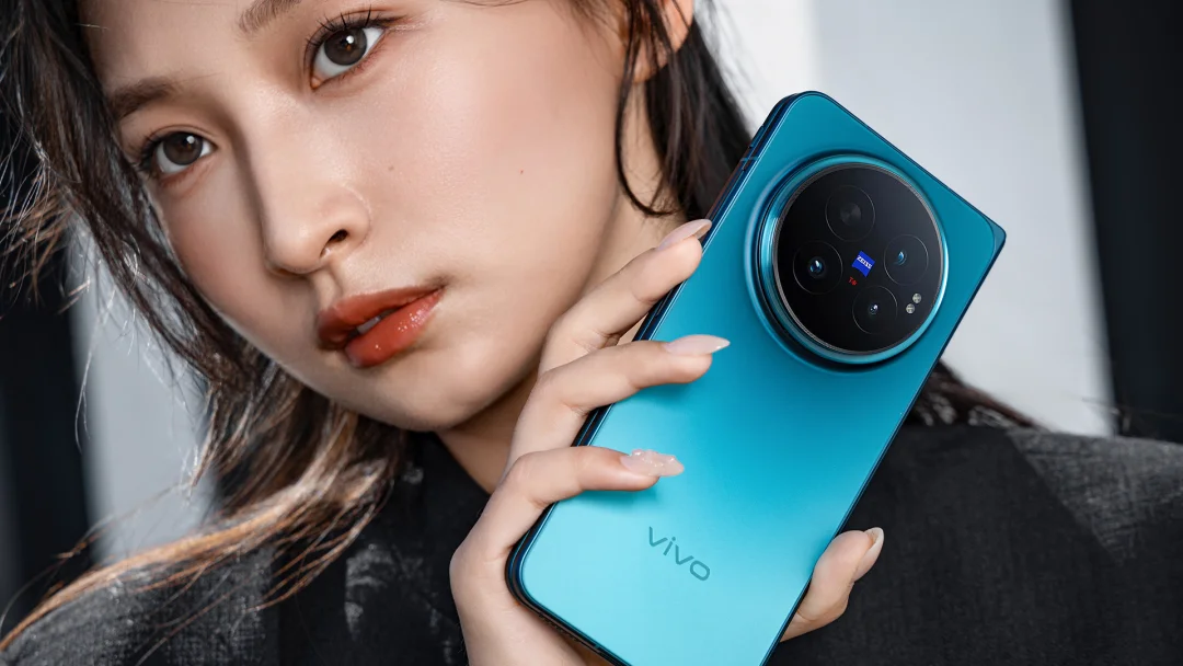 深海秘境 握于掌心 vivo X Fold6 蓝洞配色