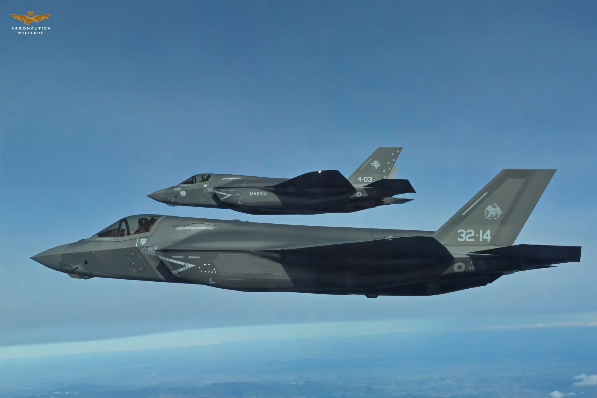 海空军35战机同框空对空摄影今日肥电 F35B 军用飞机信息汇 意大利空军（AM