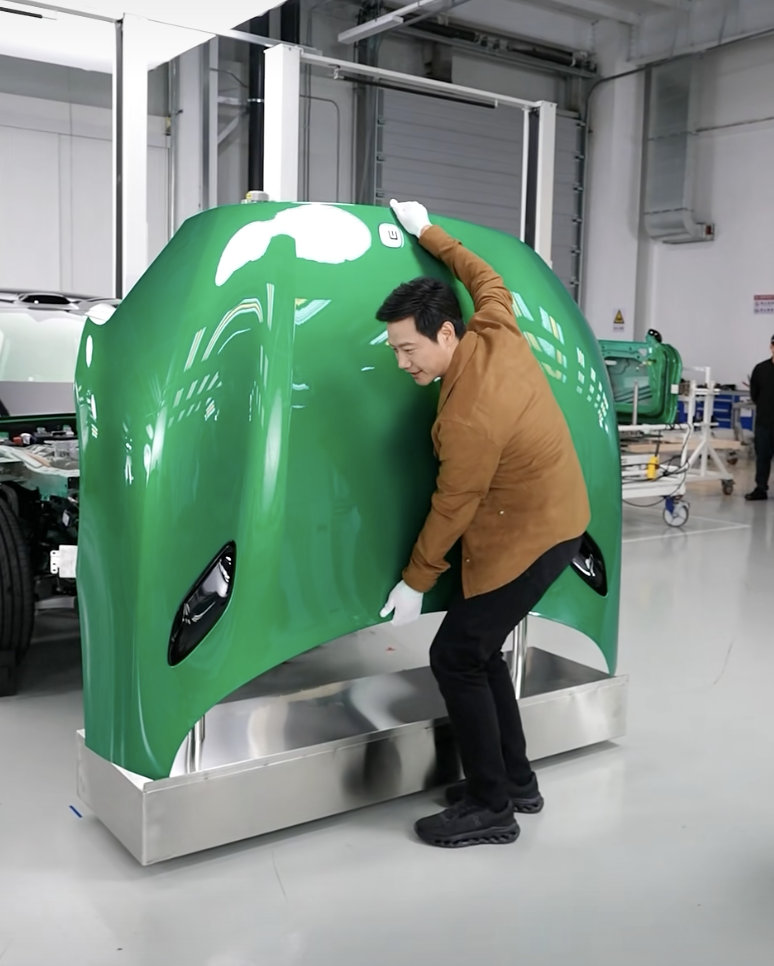 【】1月3日，小米创办人、董事长兼CEO 进行2026年的第一场直播，现场直播工