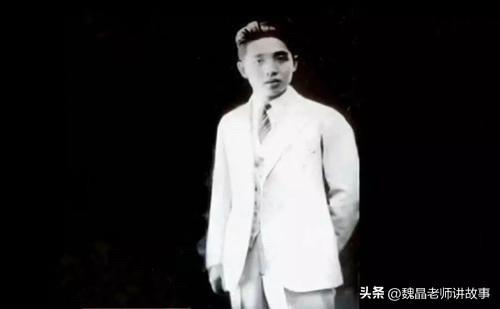 伟大领袖毛主席和唐生智的弟弟唐生明有什么样的一个渊源？
毛主席与唐生智的四弟唐生
