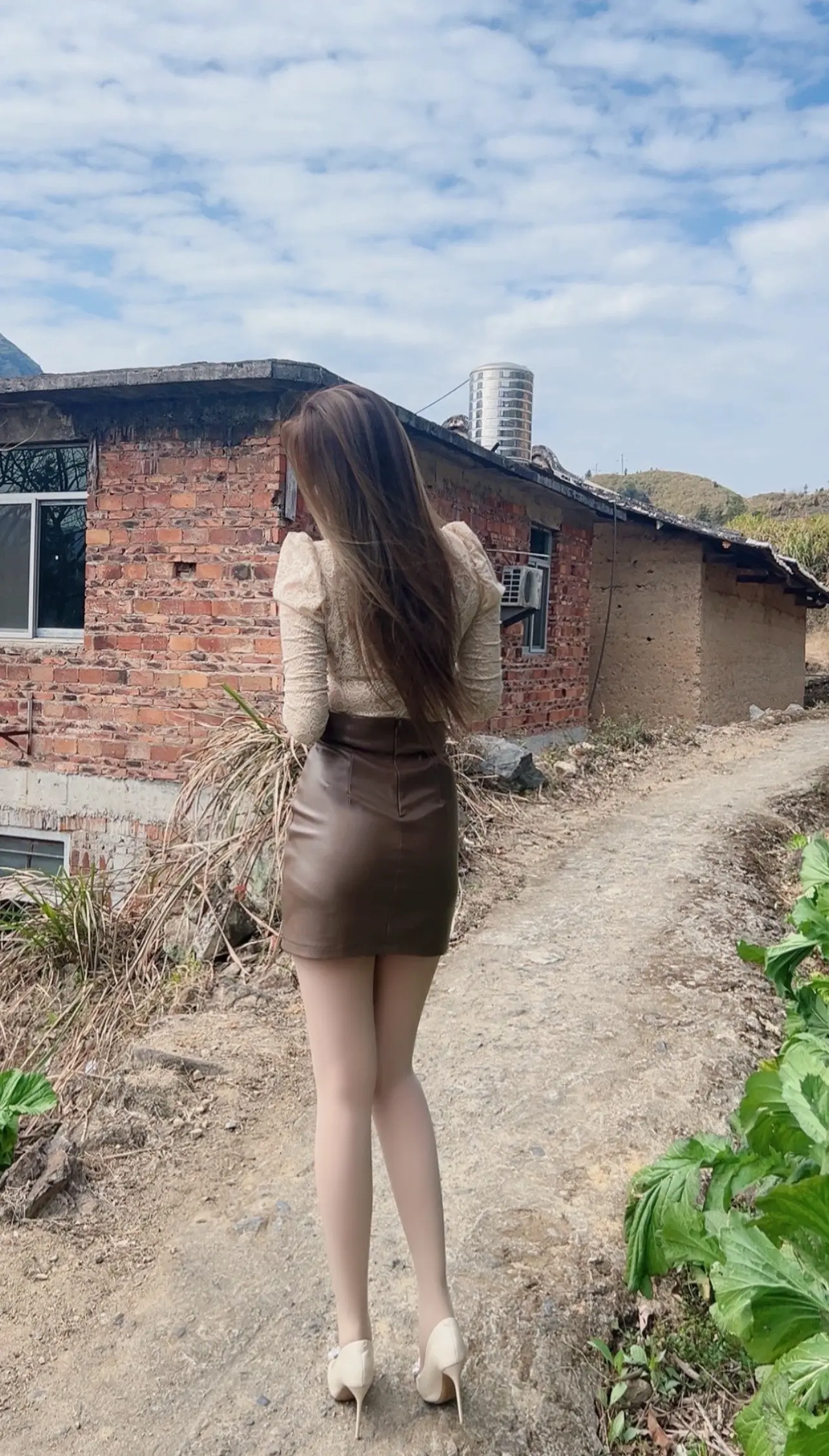 非要城市的吗，可我是农村的，非要长的美吗，可我就长这样……😂😂😂