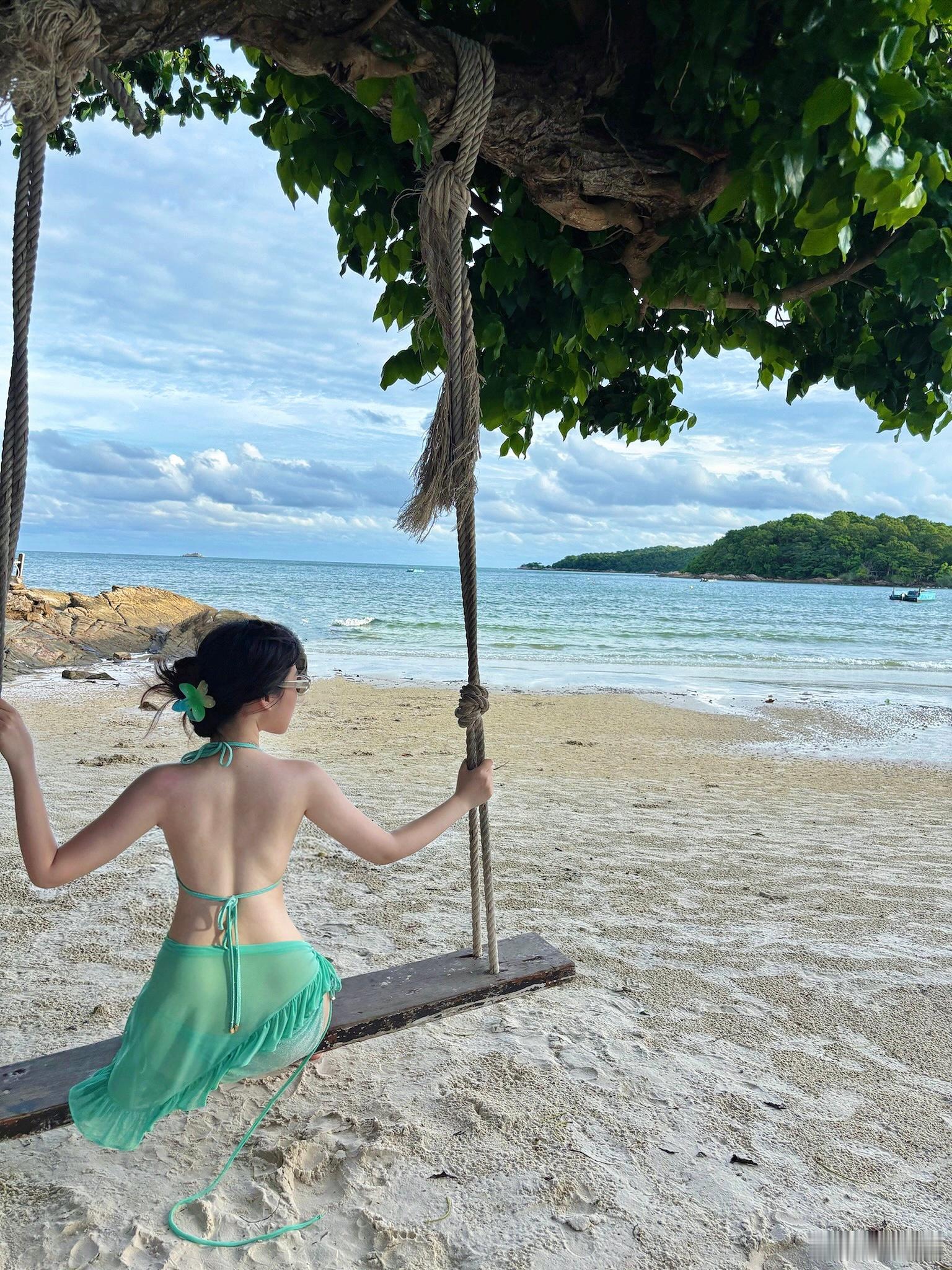 咱两就这么水灵灵地晒太阳🏖️💅  ​​​
