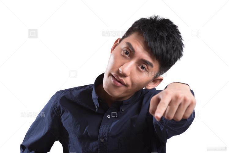 表弟相亲回来，脸憋着通红，骂着女人进了家
我表弟从29岁开始相亲，两年相了8次，